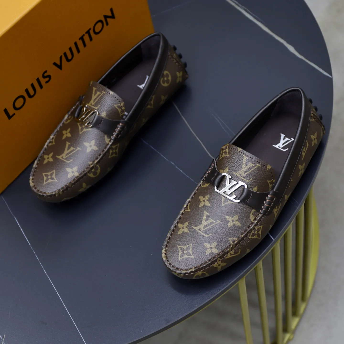 Ex-factory price: 480💰【LV】Louis Vuitton ⚠️High-end men’s driving and pedal series ⚠️38-44 (customized for 45) ⚠️All original cowhide leather! Thick and soft! Made entirely of calfskin lining! The latest non-slip beanie sole! Three-dimensional package technology! Fashionable and classic! Handicrafts! Original high quality! Feel free to compare!